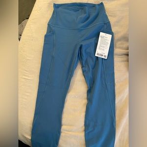 Teal Lululemon 25” size 6 leggings, NWT